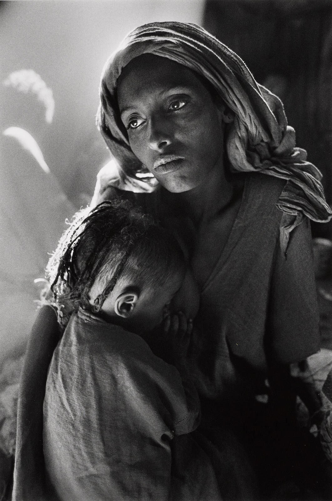 Madre e hijo en un campo de refugiados-Etiopía-1984
