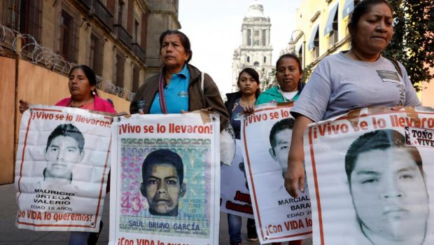 Estudiantes-ayotzinapa-620x350